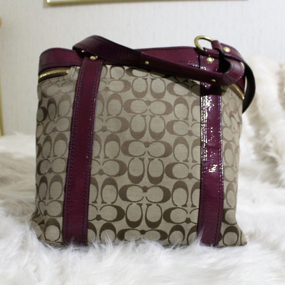 🌺🌺Host Pick 11/9!!!  Gorgeous Coach Logo fabric & Fushia leather Tote - Picture 5 of 16